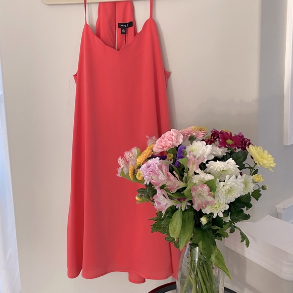NWT Coral Scalloped Dress - Picture 4 of 10